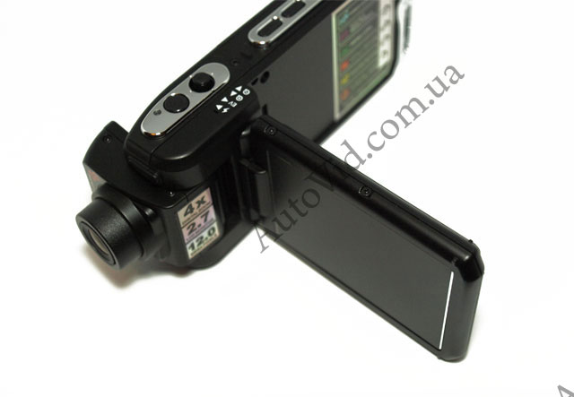 Видеорегистратор с LCD дисплеем